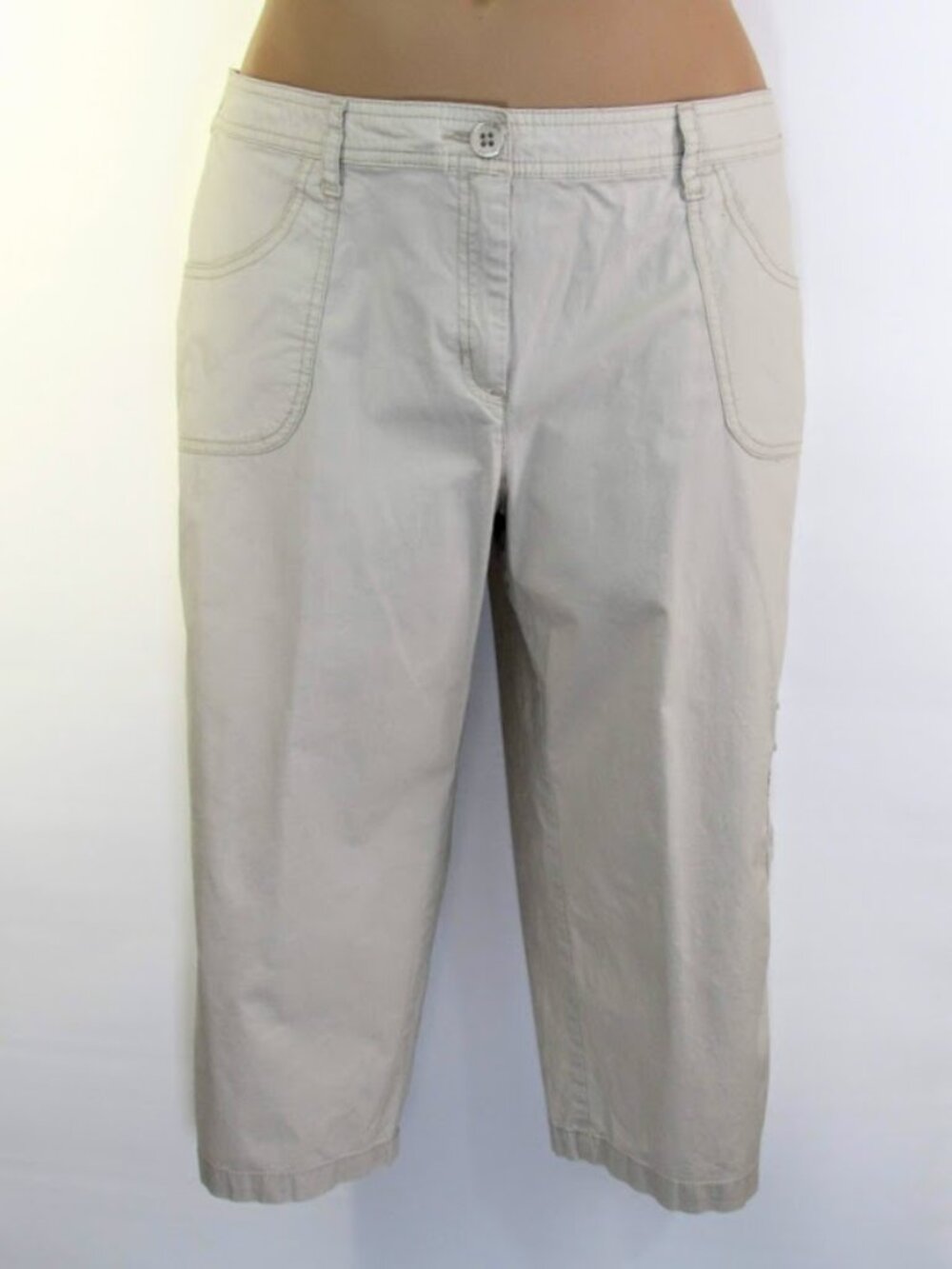 Chico's Cotton/Spandex Cream Stretch Cargo Capri's 2.5